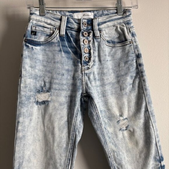 KanCan acid-wash denim jeans with a button-fly closure size 24 - Picture 3 of 7